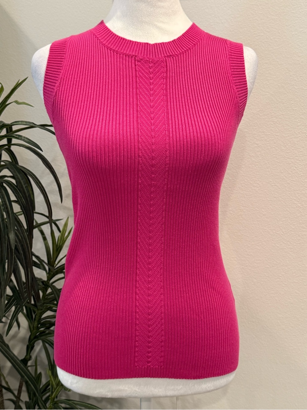 Elie Tahari Bright Pink Sleeveless Sweater Ribbed Soft Fitted NWOT S